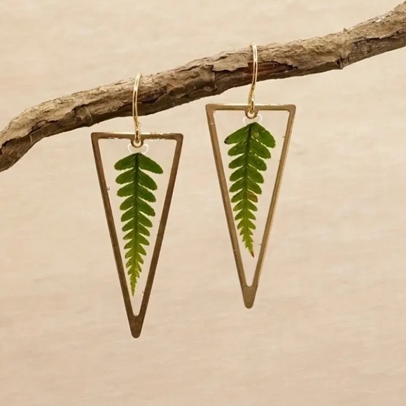 Green Leaf Earrings , Triangle Earrings , Gift for Her - Summertime Jewelry - Picture 1 of 2